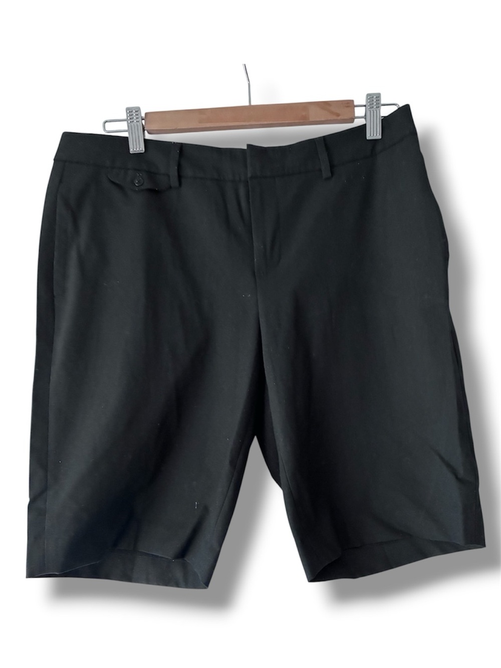 GAP Black stretch bermuda shorts w/ coin pocket - Size 4 (Classy & Versatile)